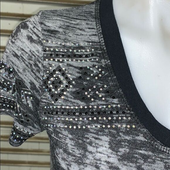Vocal gray and black Aztec graphic top - Picture 5 of 8